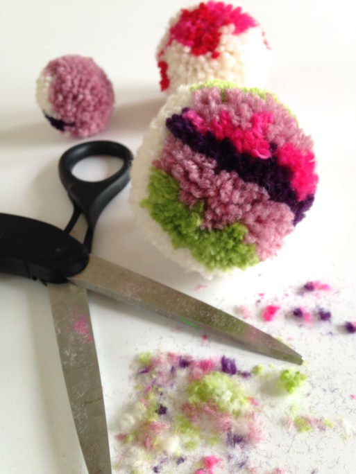 pom poms by homemadecity.com
