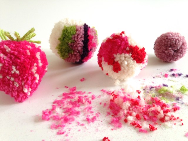 pom poms by homemadecity.com