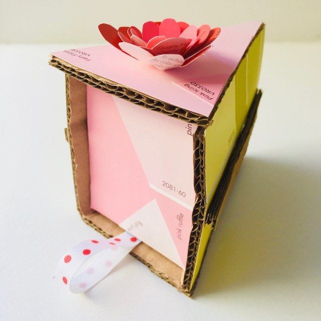 Cardboard cake by homemadecity.com